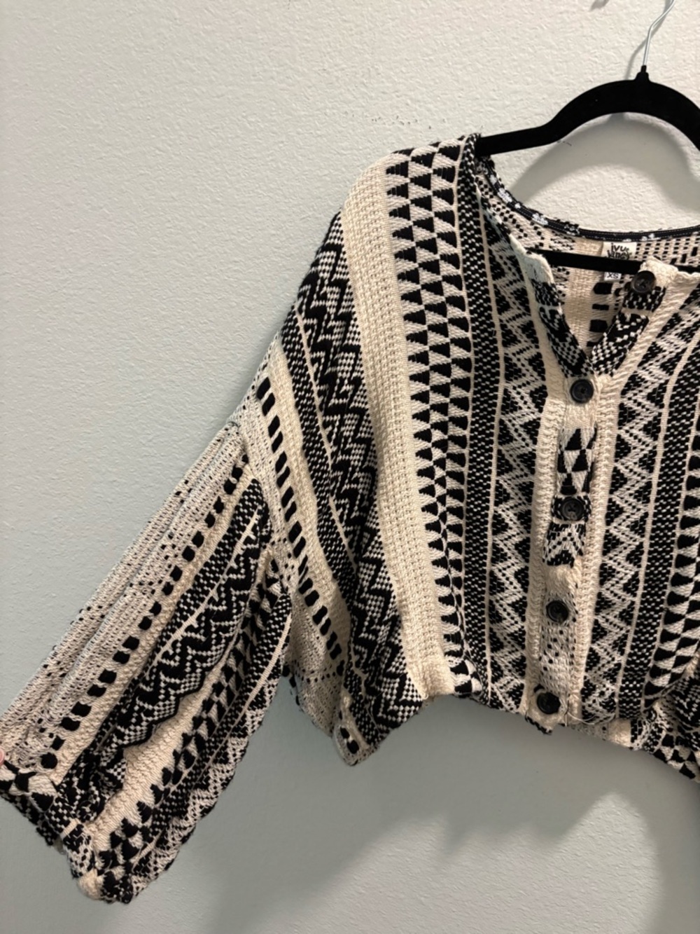 Ivy Jane Cropped Knit Button-Front Top in Black & Cream, size XS - Picture 3 of 7